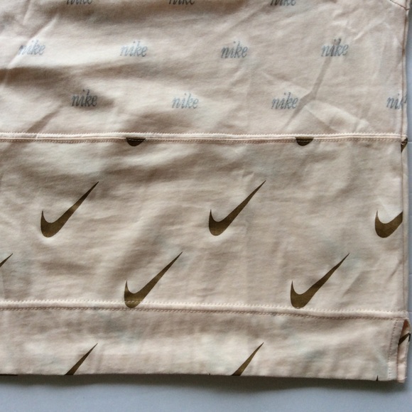 NIKE METALLIC LOGO PRINT T SHIRT SIZE XS NWT - Picture 7 of 9